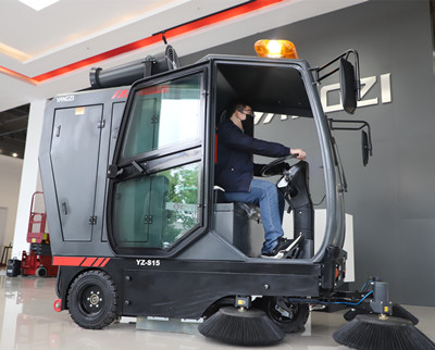 駕駛式洗地機 駕駛式洗地機