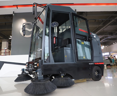 電動(dòng)掃地車 電動(dòng)掃地車